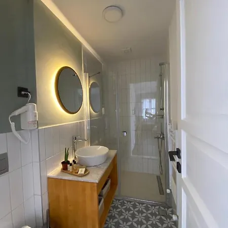 Couette-café Min (adults Only) *