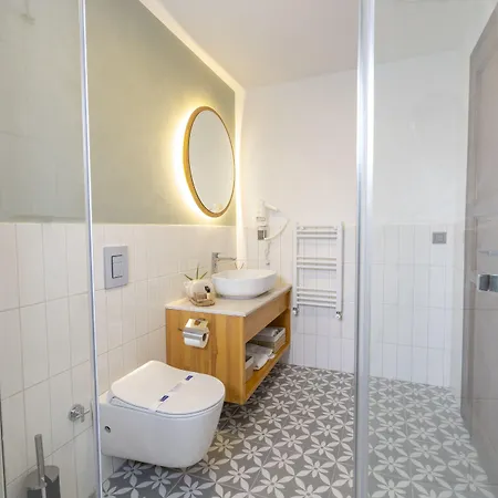 Couette-café Min (adults Only) *