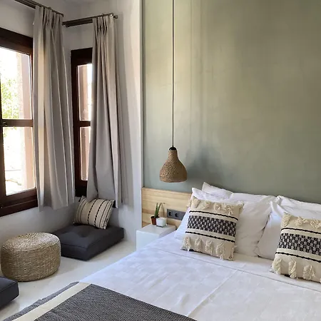 Min (adults Only) Couette-café Ayvalı