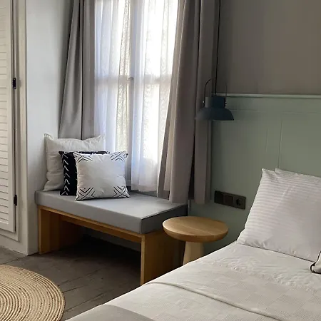 Min (adults Only) Couette-café