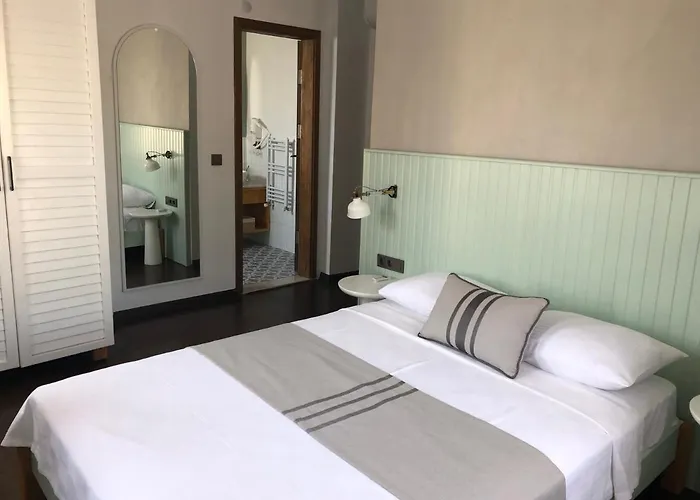 Min (adults Only) Ayvalı