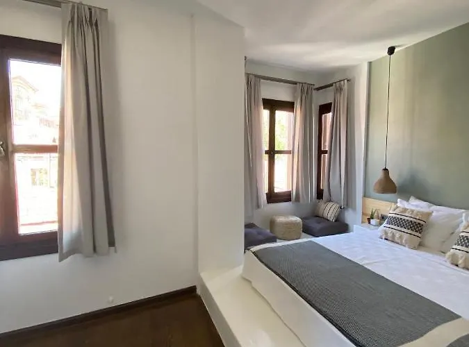 Min (adults Only) Ayvalı